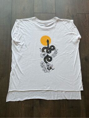 Vela Graphic T-Shirt